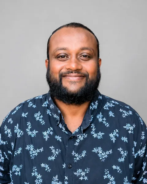 Dr Niloshan Jeyarajah